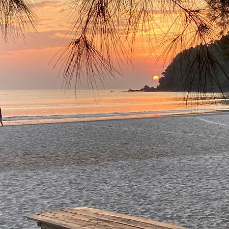 La Ong Lay Hotel Koh Phayam Exterior foto