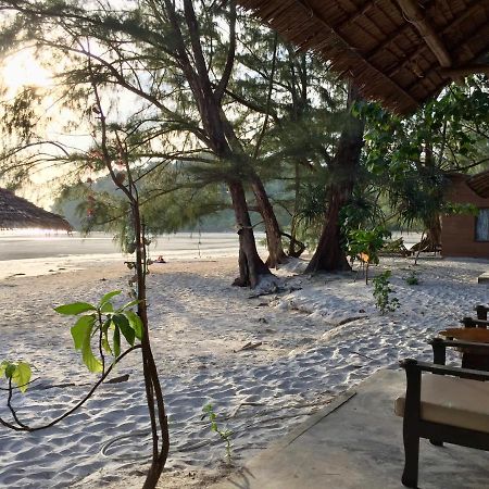 La Ong Lay Hotel Koh Phayam Exterior foto