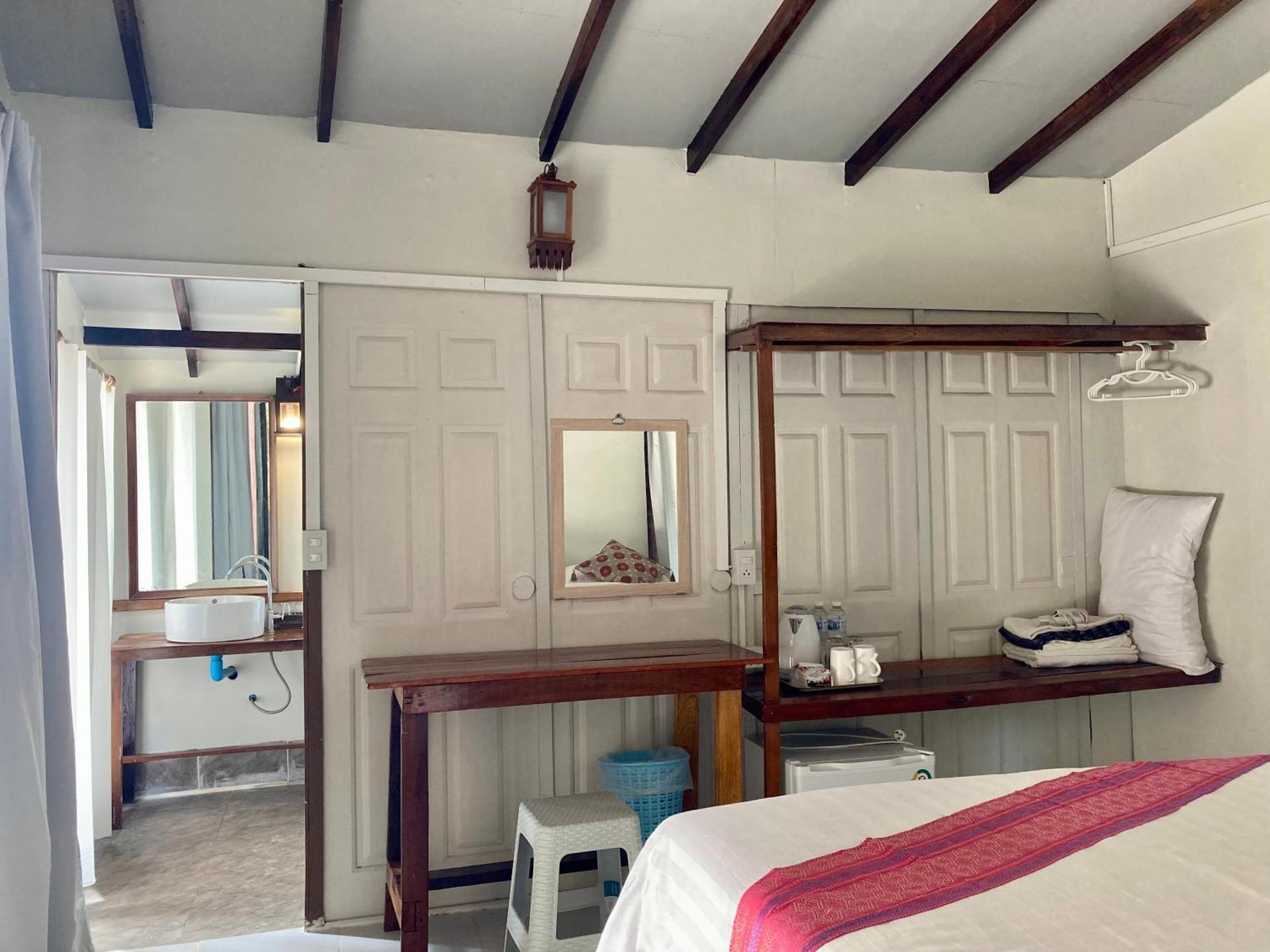La Ong Lay Hotel Koh Phayam Exterior foto