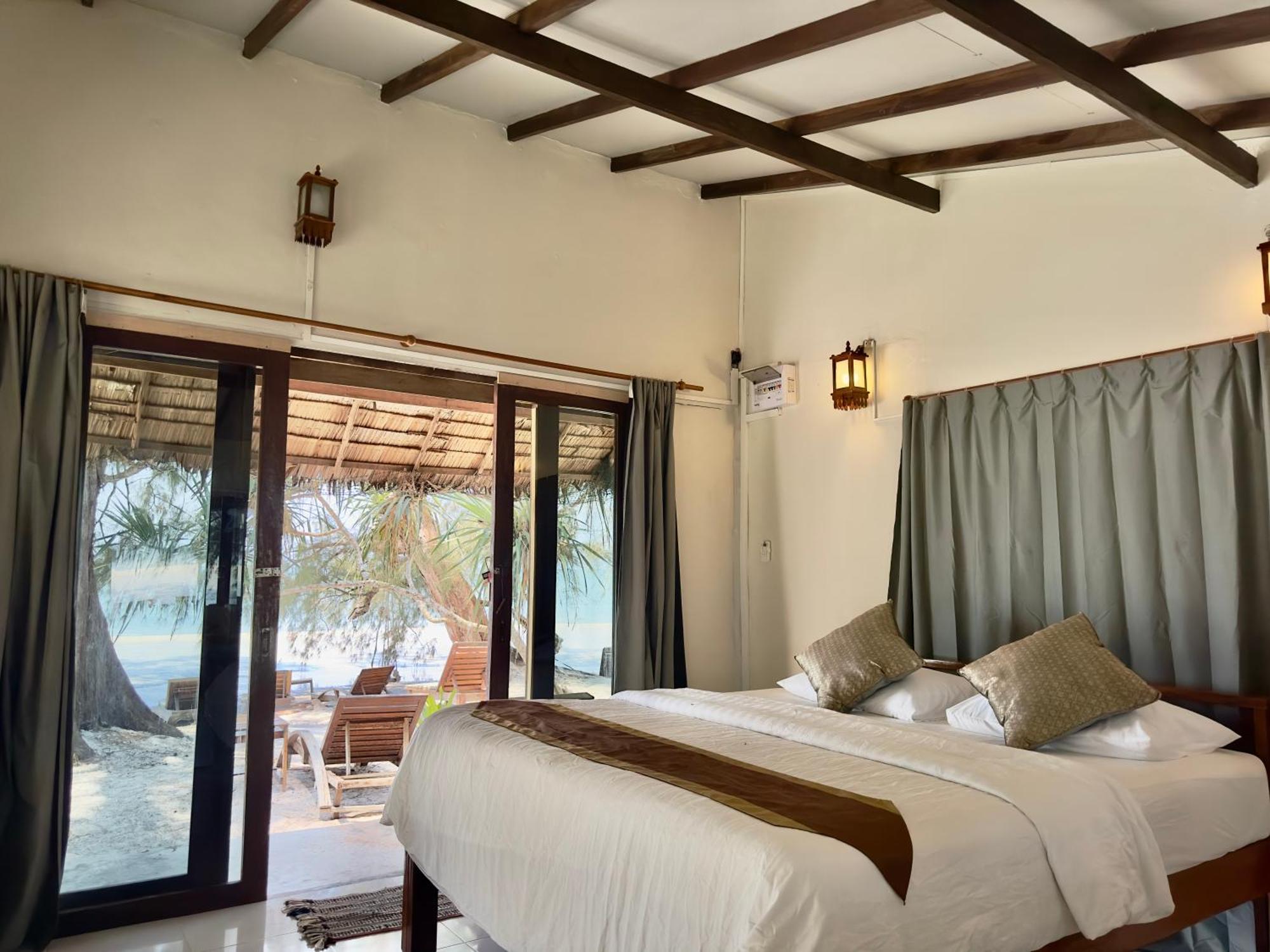 La Ong Lay Hotel Koh Phayam Exterior foto