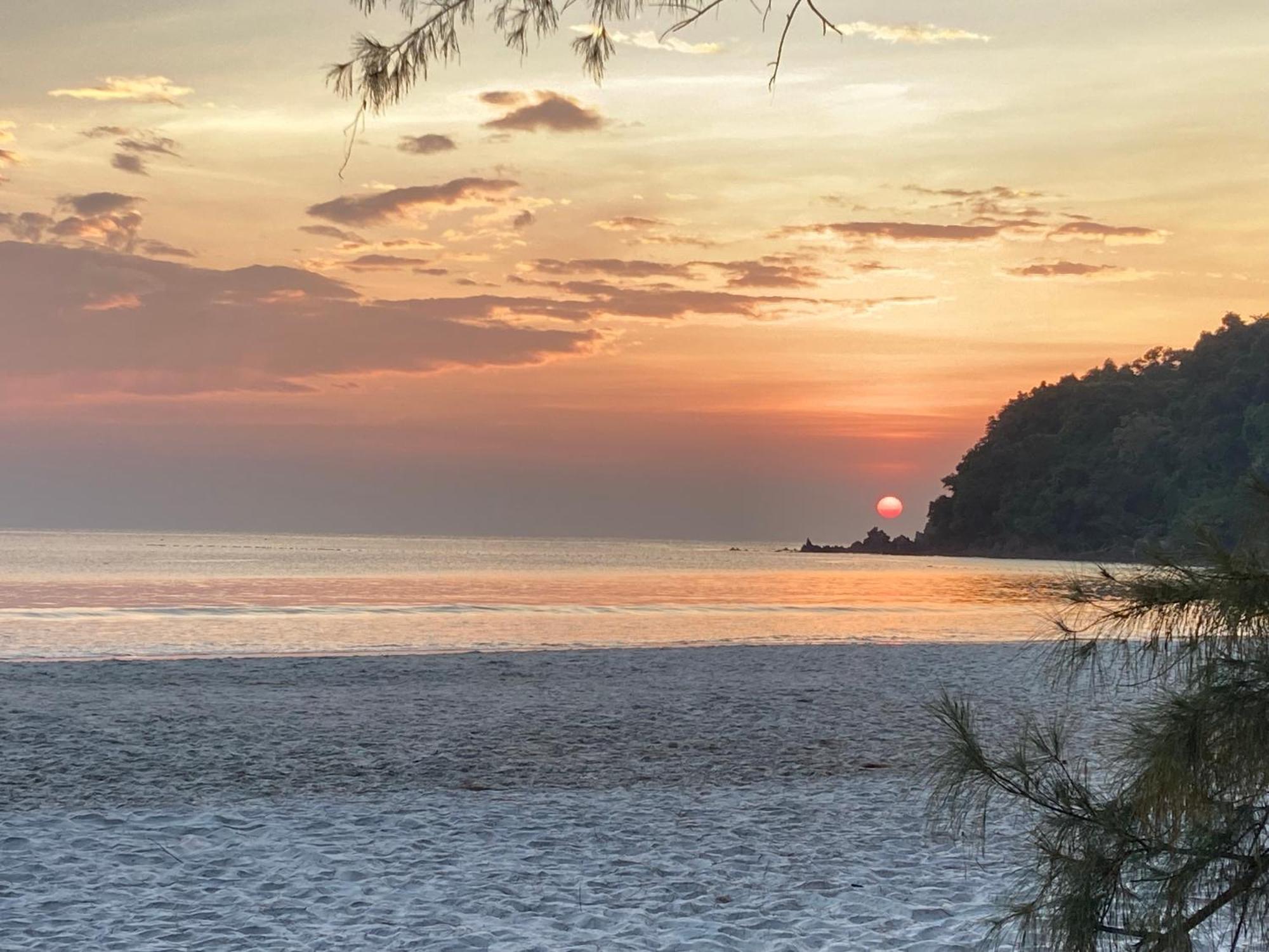 La Ong Lay Hotel Koh Phayam Exterior foto