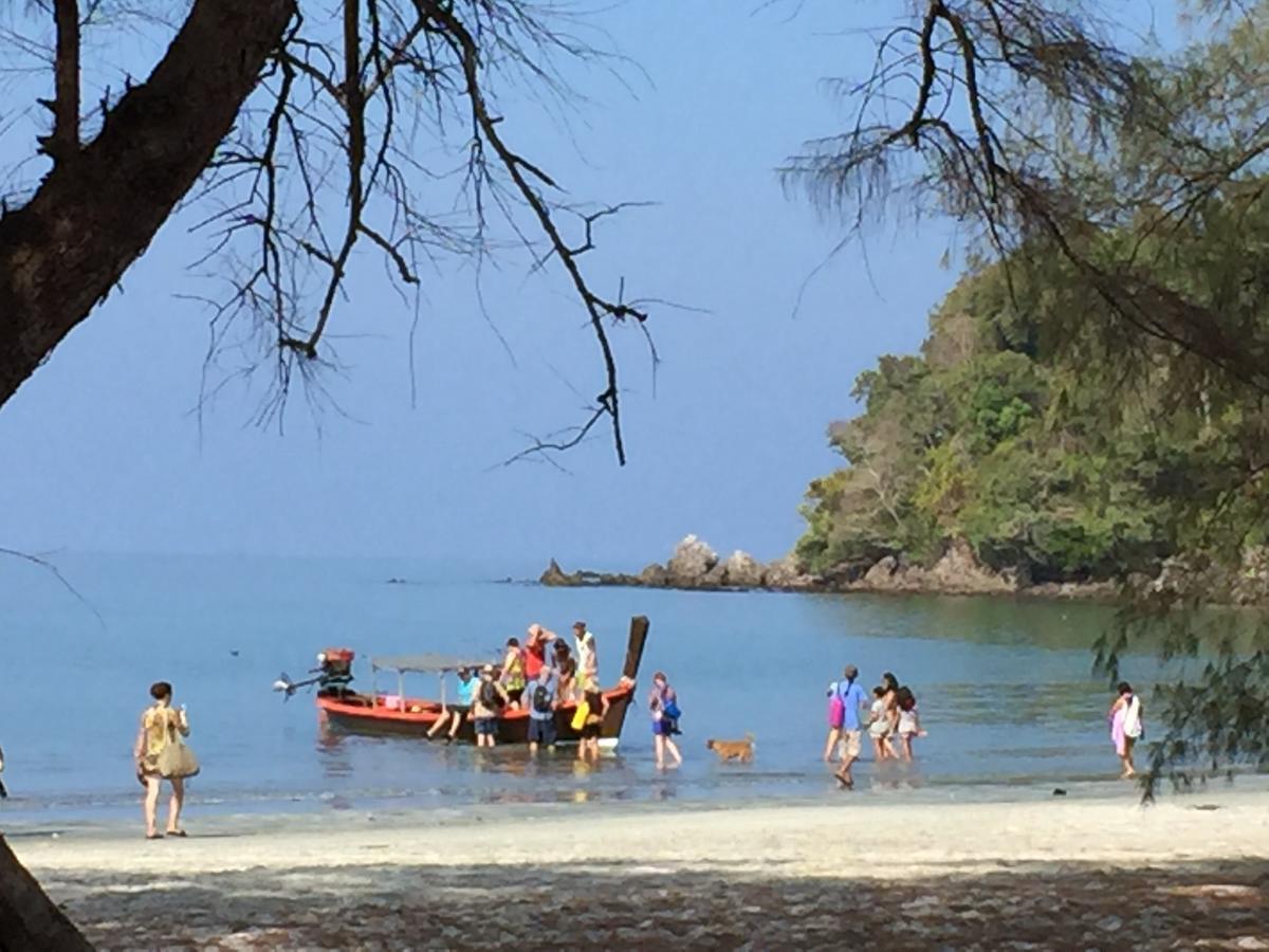 La Ong Lay Hotel Koh Phayam Exterior foto