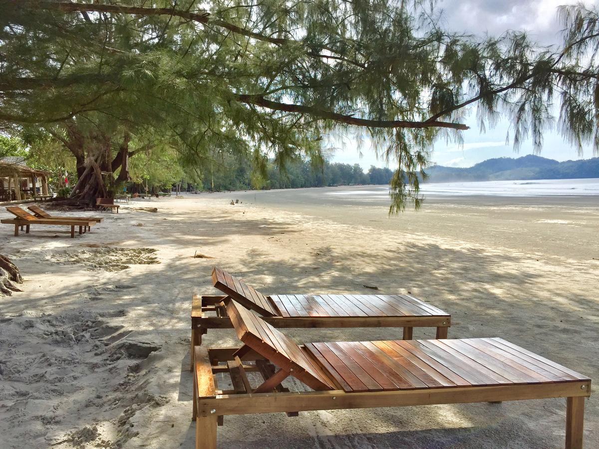 La Ong Lay Hotel Koh Phayam Exterior foto