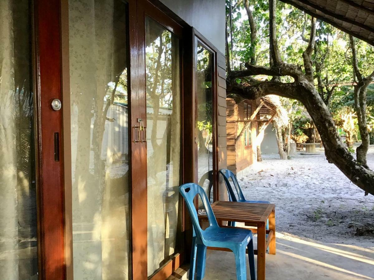 La Ong Lay Hotel Koh Phayam Exterior foto
