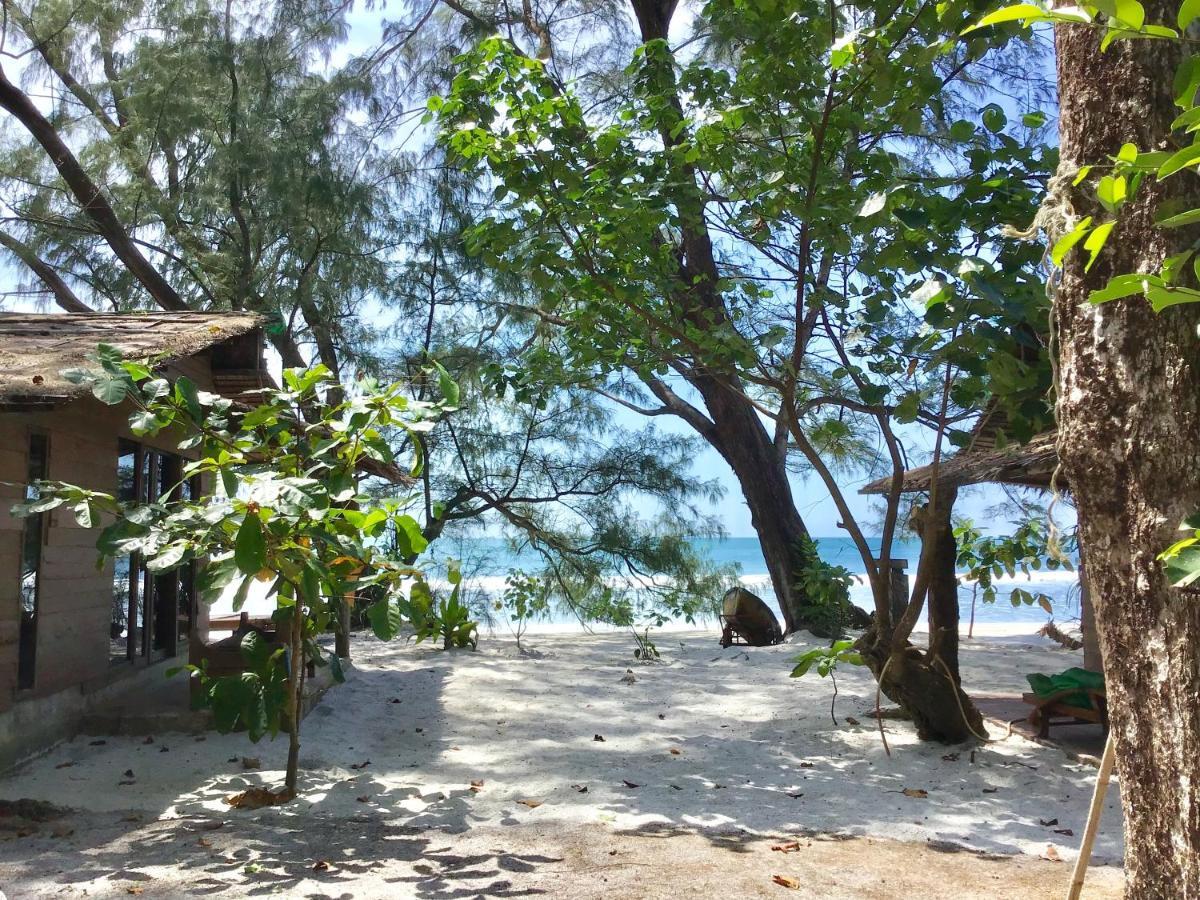 La Ong Lay Hotel Koh Phayam Exterior foto